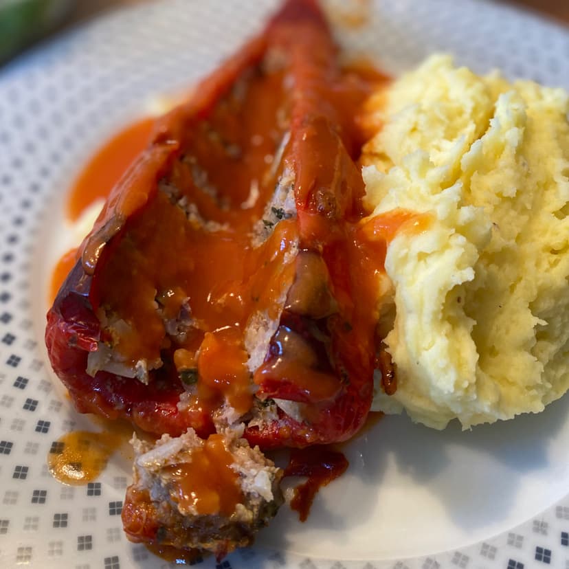 Gevulde paprika's met tomatensalsa en puree Rocely Recept