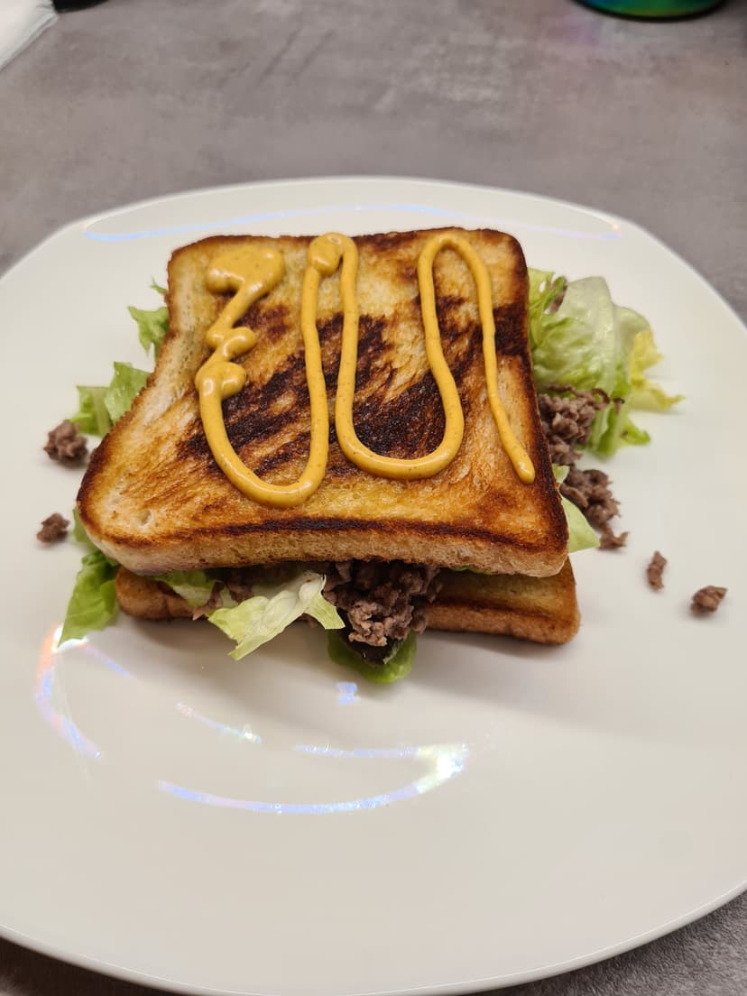 Minced Meat and Lettuce Sandwich with Curry Sauce Rocely Recipe