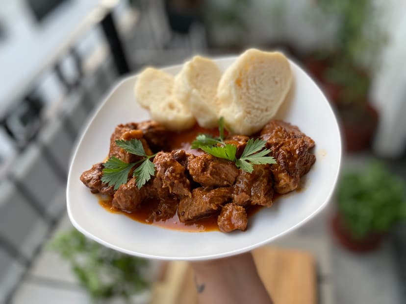 Receta de Rocely de Estofado de Goulash Checo Auténtico