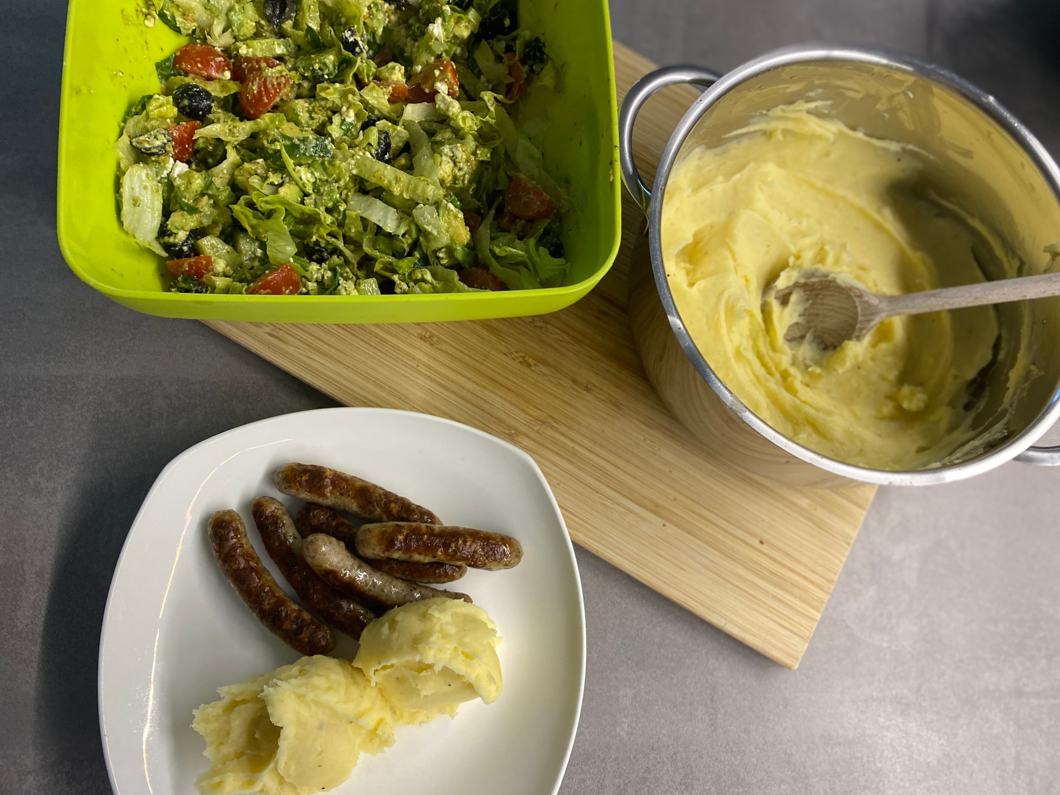 Bavarian Sausages with Mashed Potatoes Recipe Image