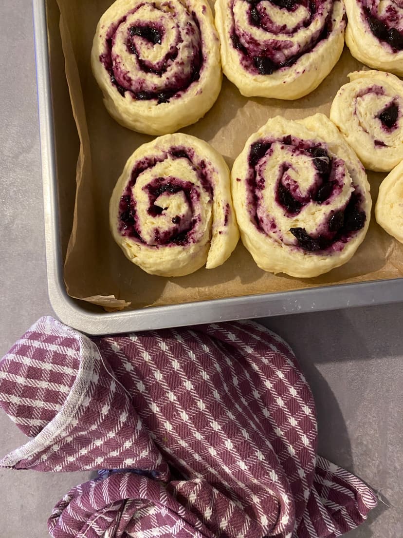 Soft Blueberry Rolls with a Hint of Honey Rocely Recipe