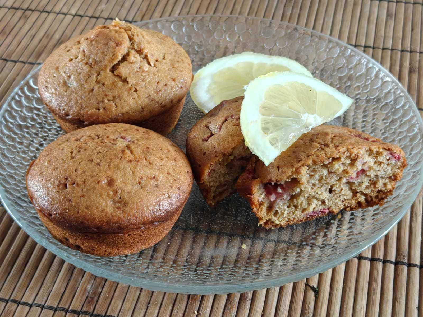 Лимонови мъфини с малини Recipe Image
