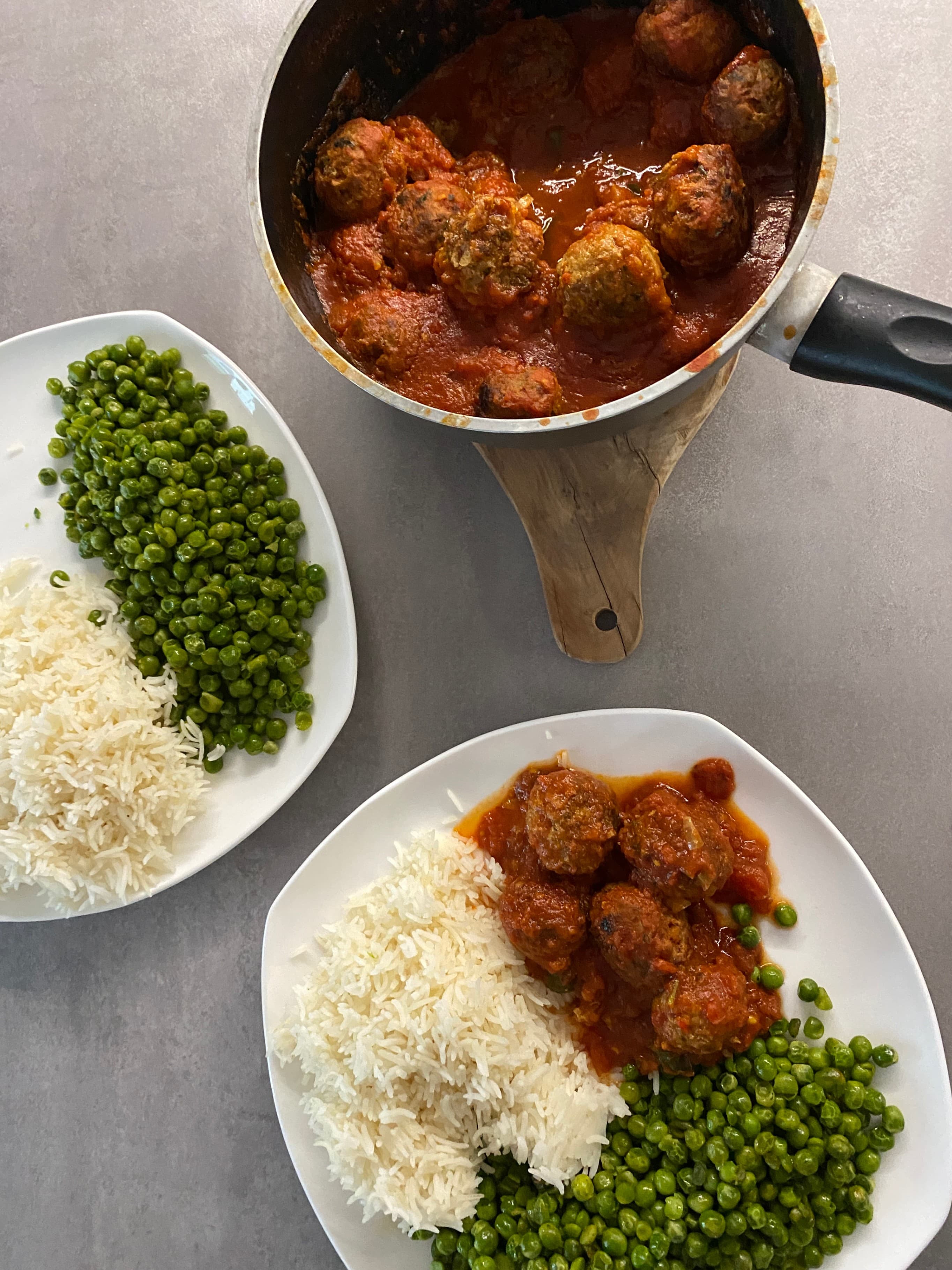 Meatballs with Tomato Sauce and Rice Recipe Image