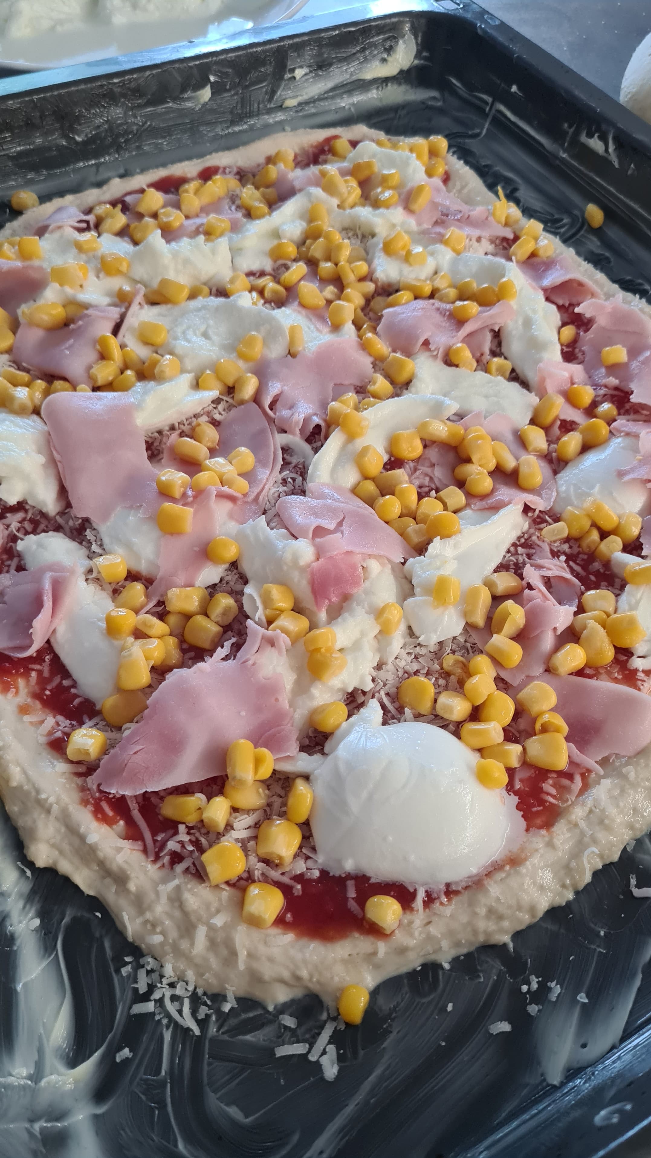 Pizza na patelni na imprezy (2 blachy) Recipe Image