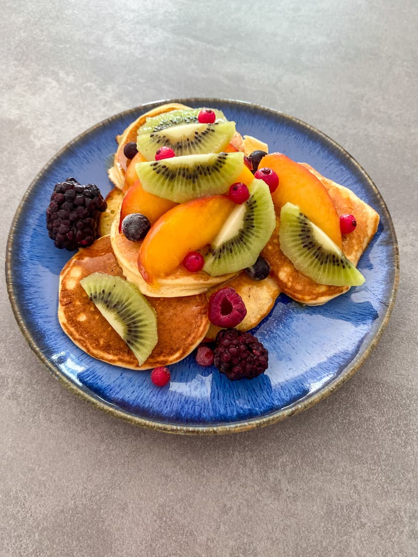 Pancakes with Fruits Rocely Recipe