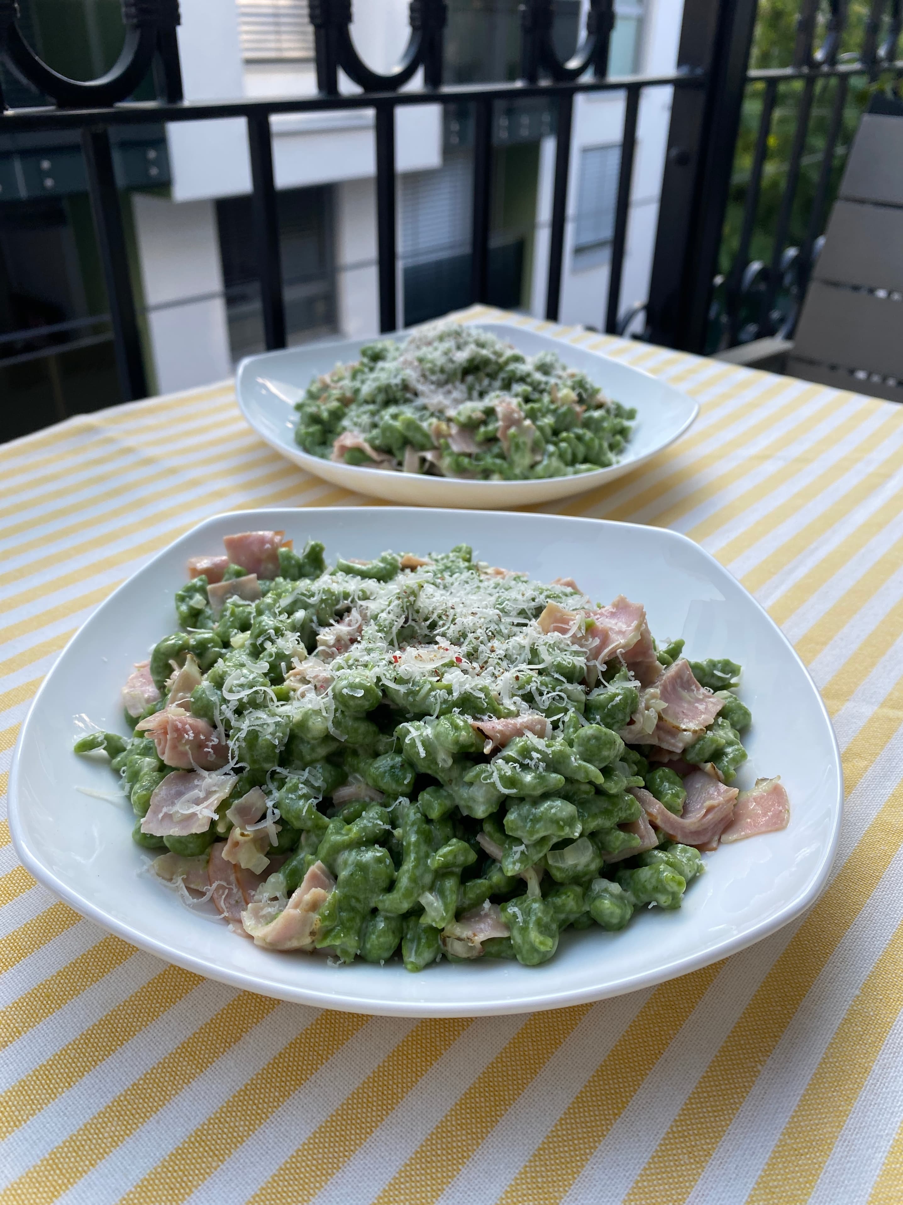 Protein Spinach Spätzle with Ham, Cream & Parmesan Recipe Image