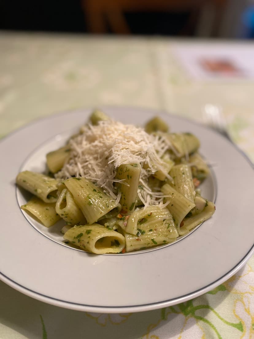 Receta de Rocely de Tortiglioni con Pesto de Ajo Silvestre y Almendras