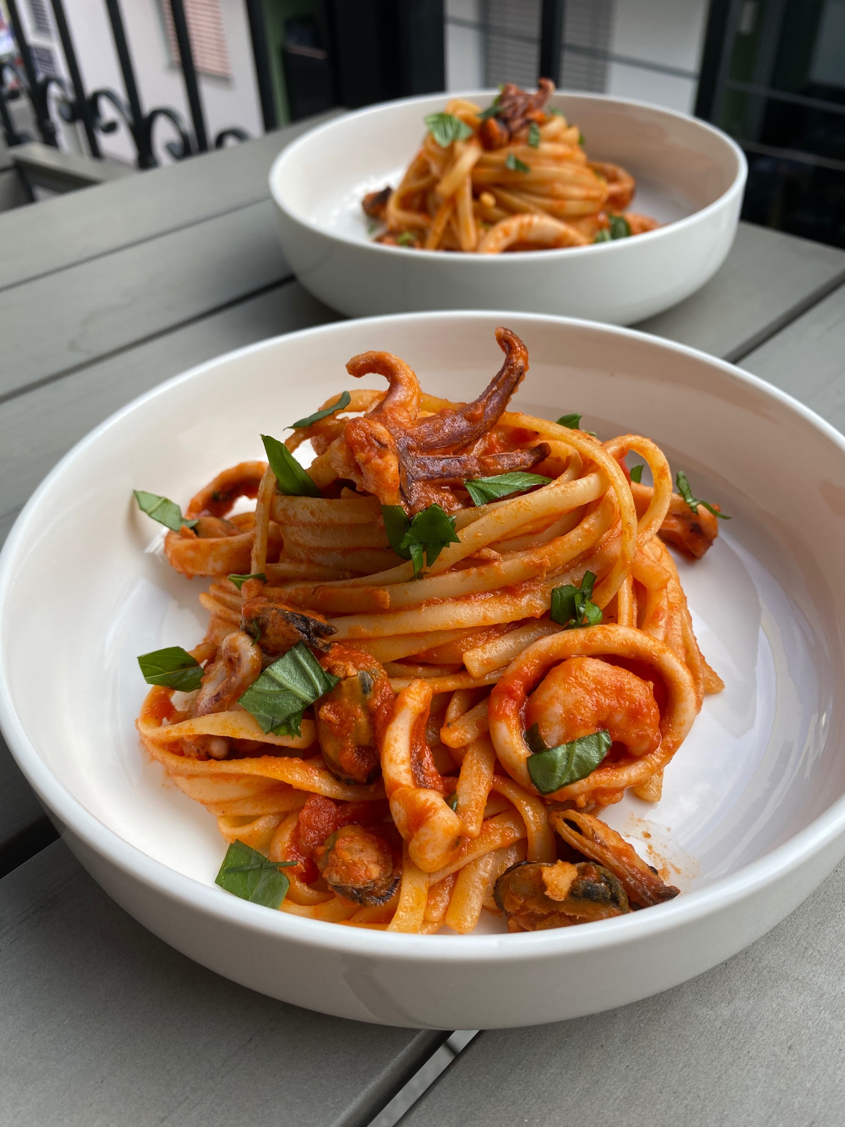 Linguine with Mixed Seafood and Fresh Tomato Sauce Recipe Image