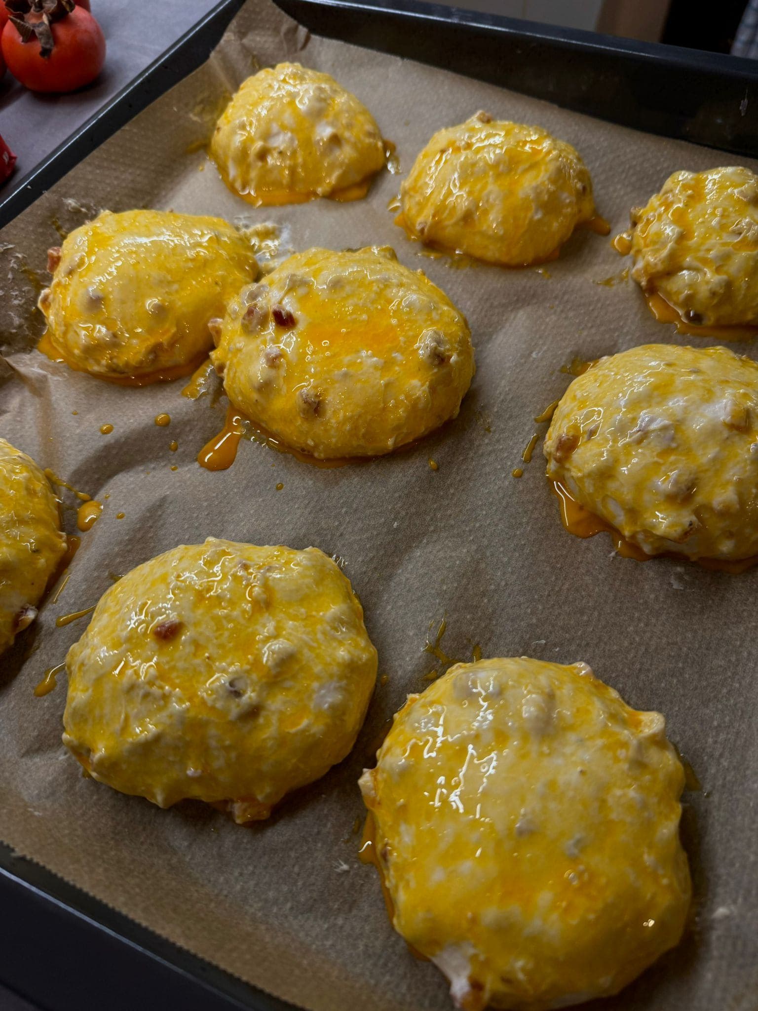 Speckbrötchen – Ciasto mleczne 100% hydracji z boczkiem i raclette (48 h) Recipe Image