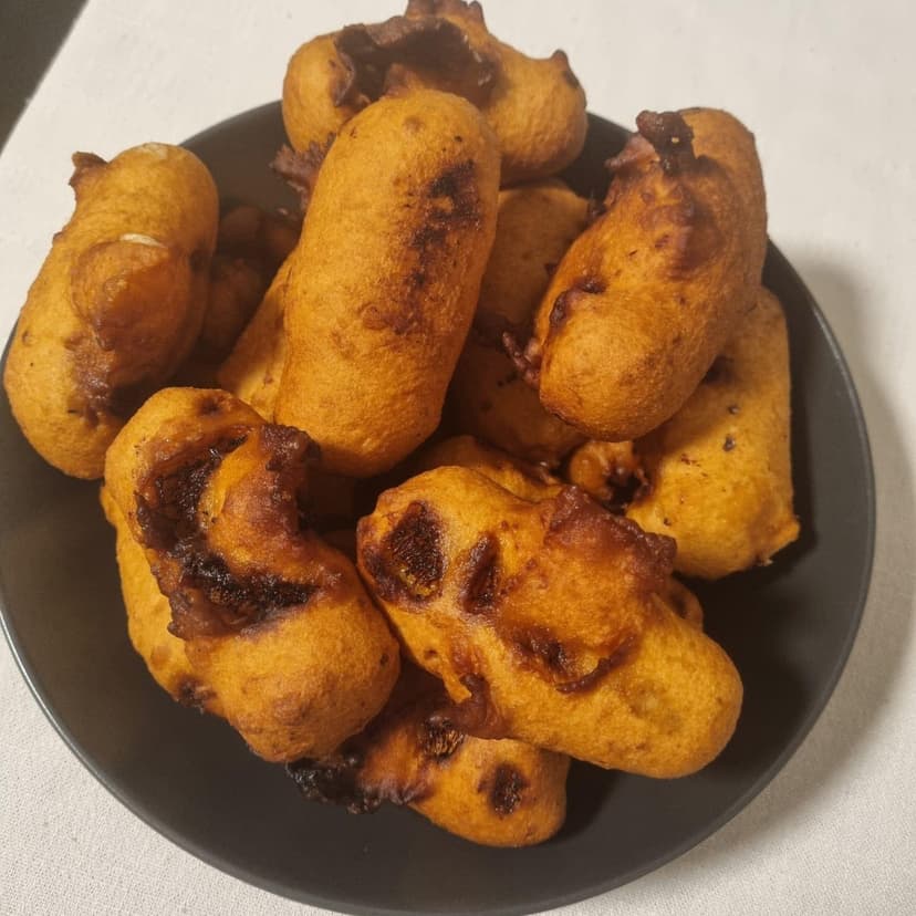 Mofo Akondro: Traditional Malagasy Fried Bananas in a Crispy Batter Rocely Recipe