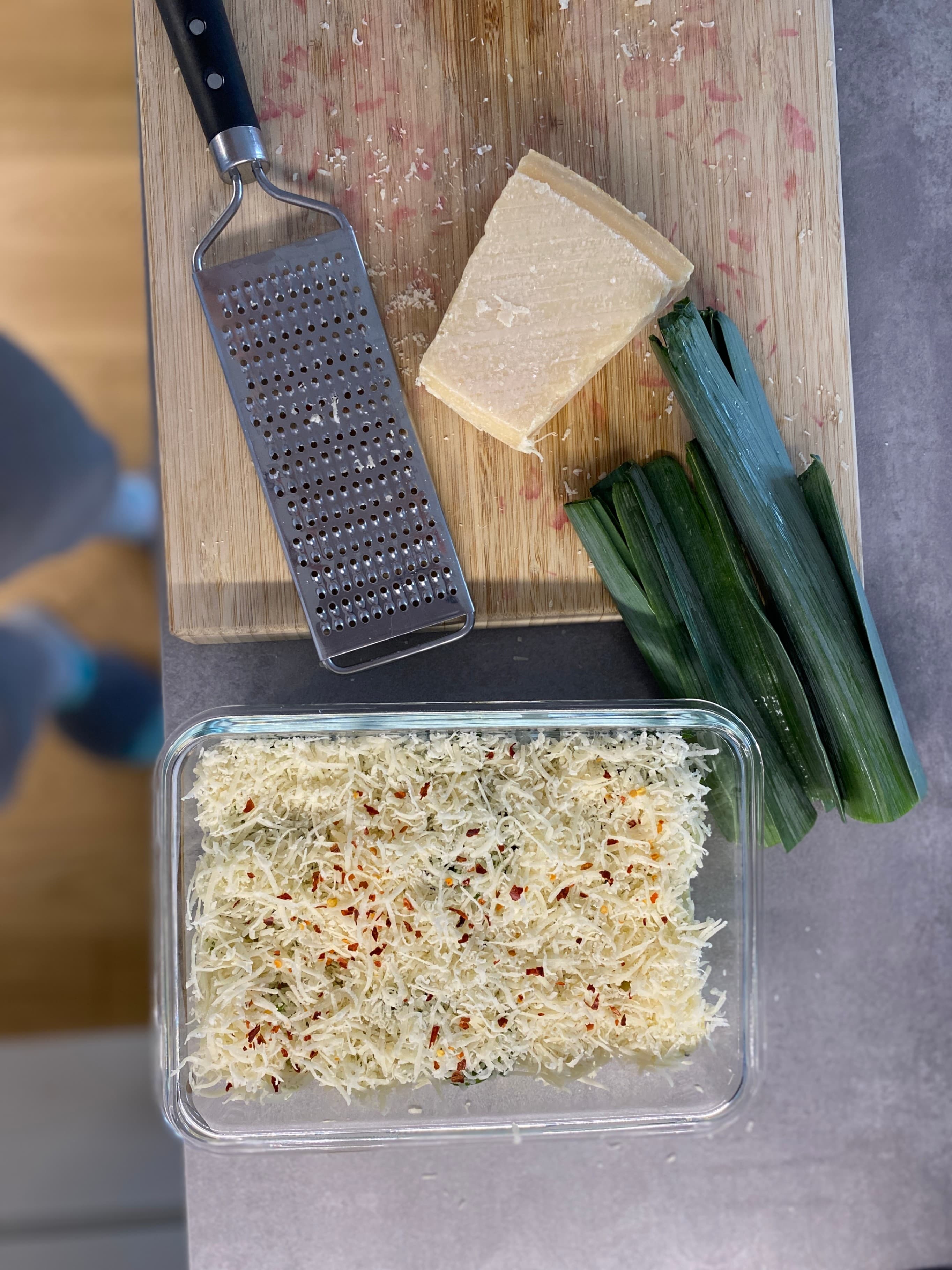 Leek with Cream and Parmesan Sauce Recipe Image