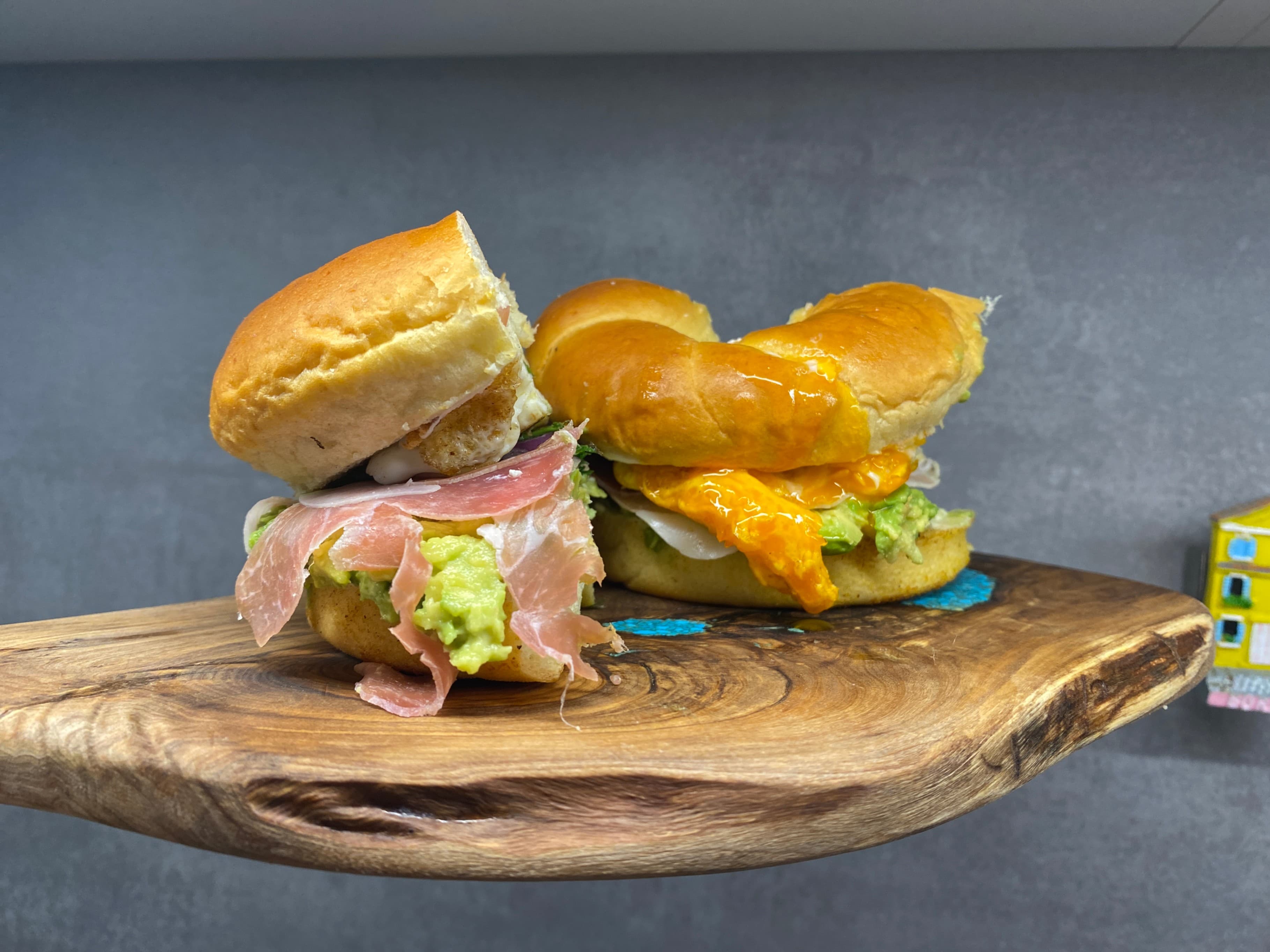 Prosciutto Bagel with Avocado Mousse Recipe Image