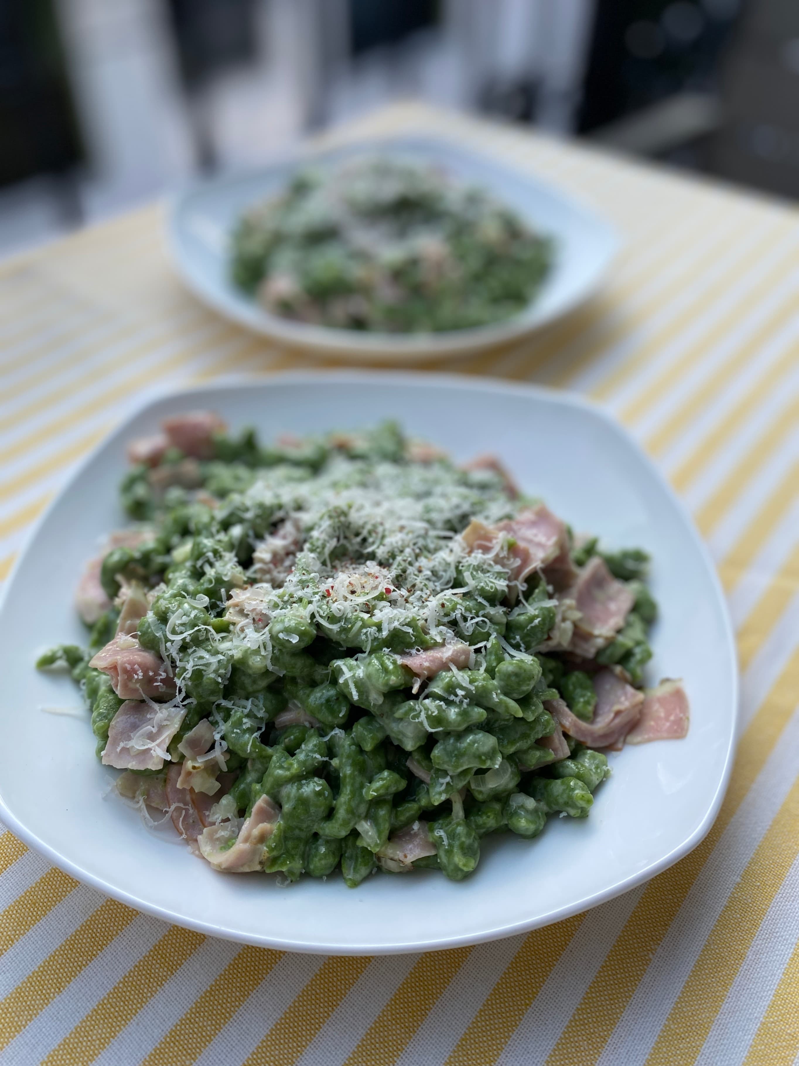 Protein Spinach Spätzle with Ham, Cream & Parmesan Recipe Image