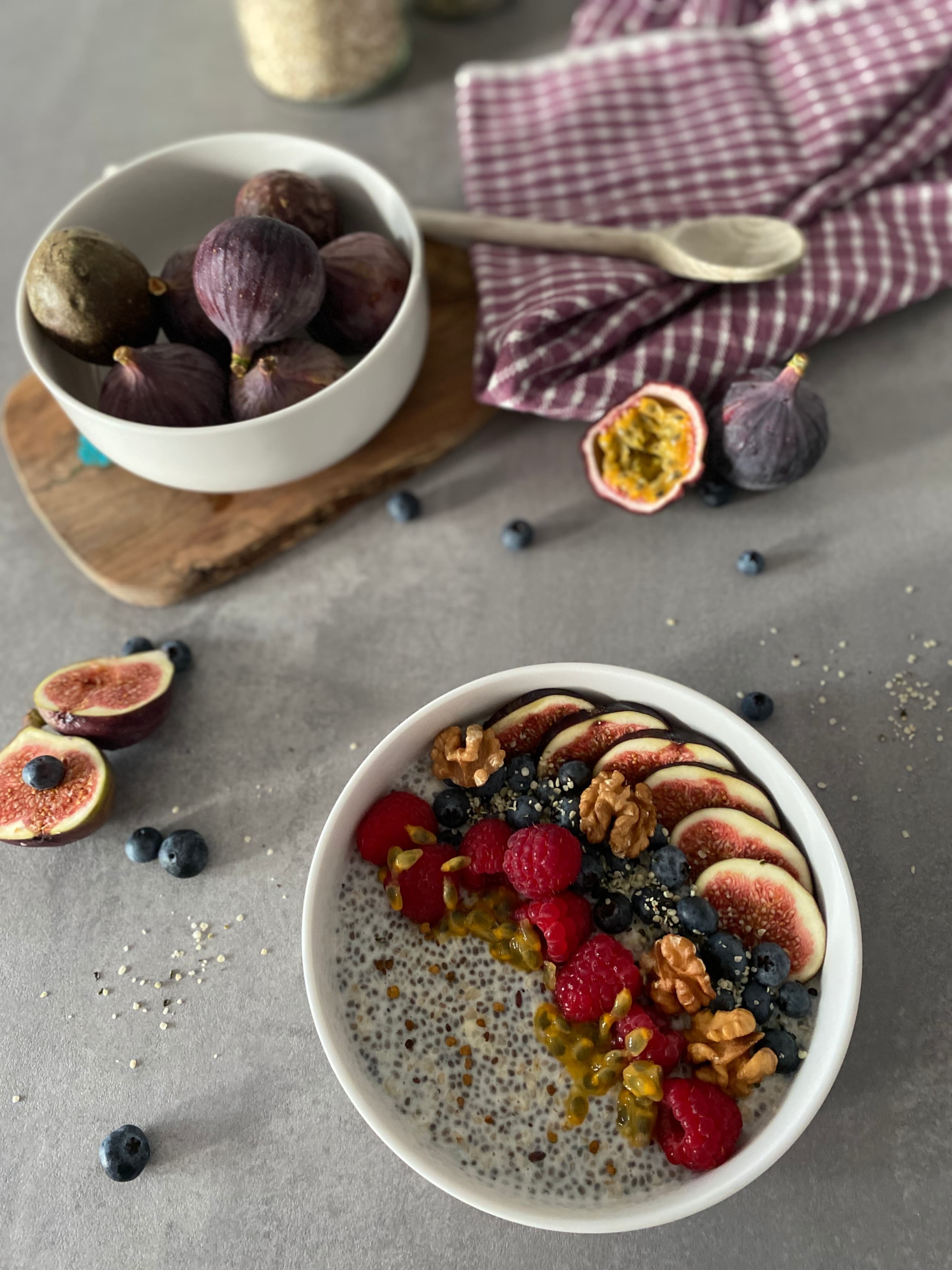Raspberry Figs Chia Bowl Recipe Image
