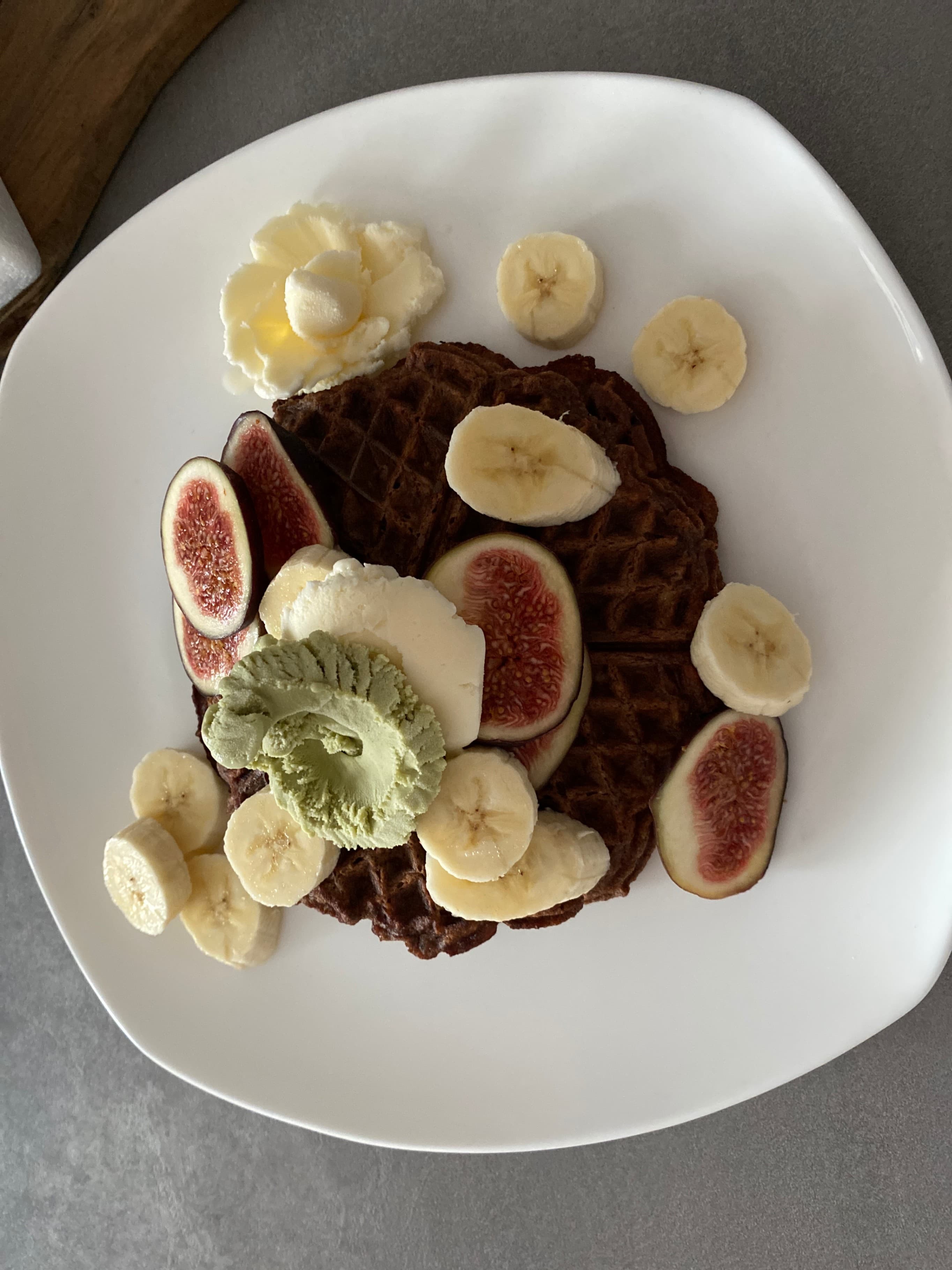 Protein Waffles with Banana and Cocoa Recipe Image