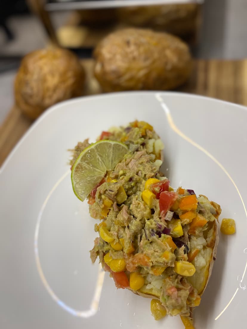 Receta de Rocely de Patatas Asadas con Relleno de Atún y Aguacate