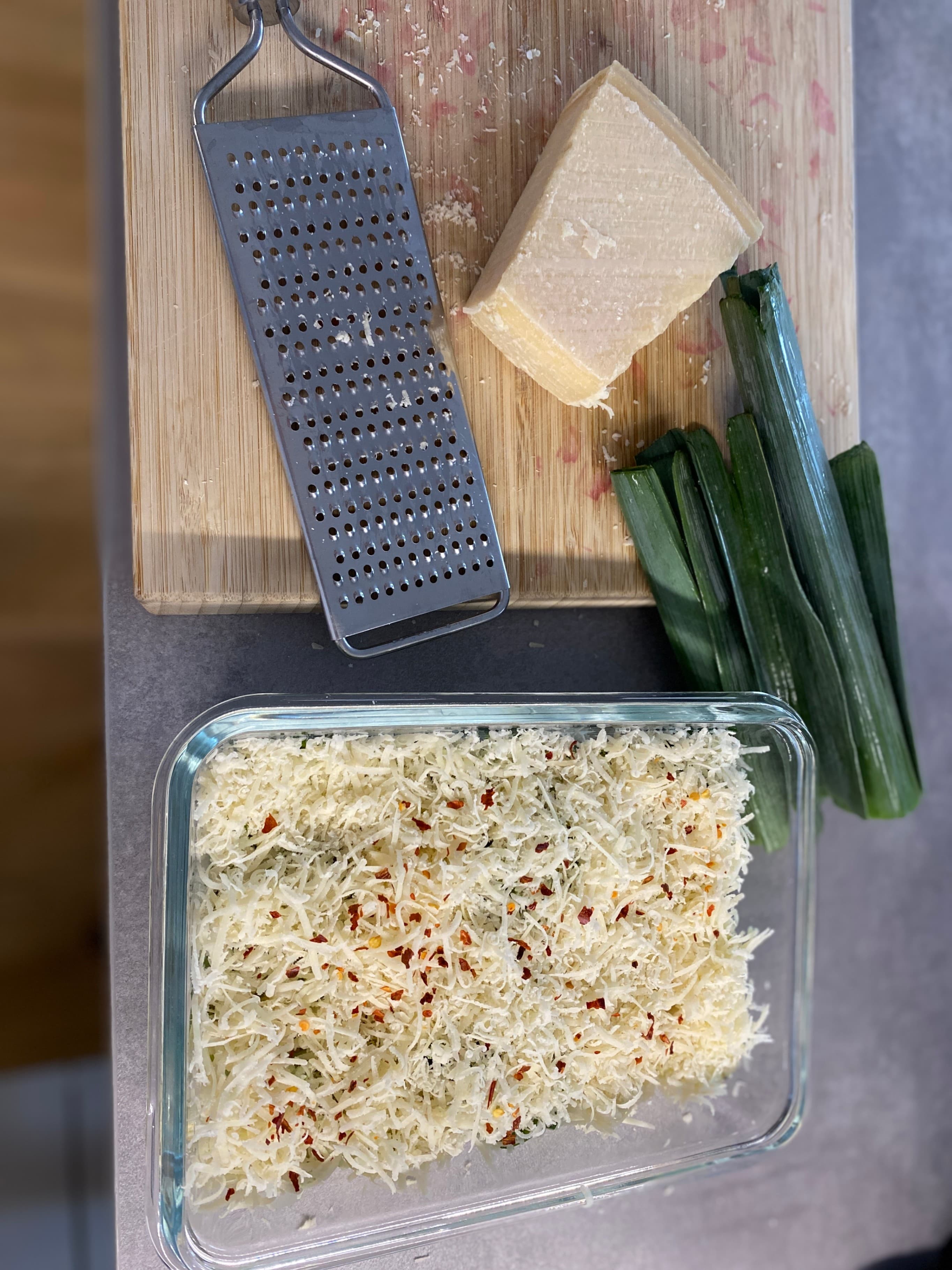 Leek with Cream and Parmesan Sauce Recipe Image