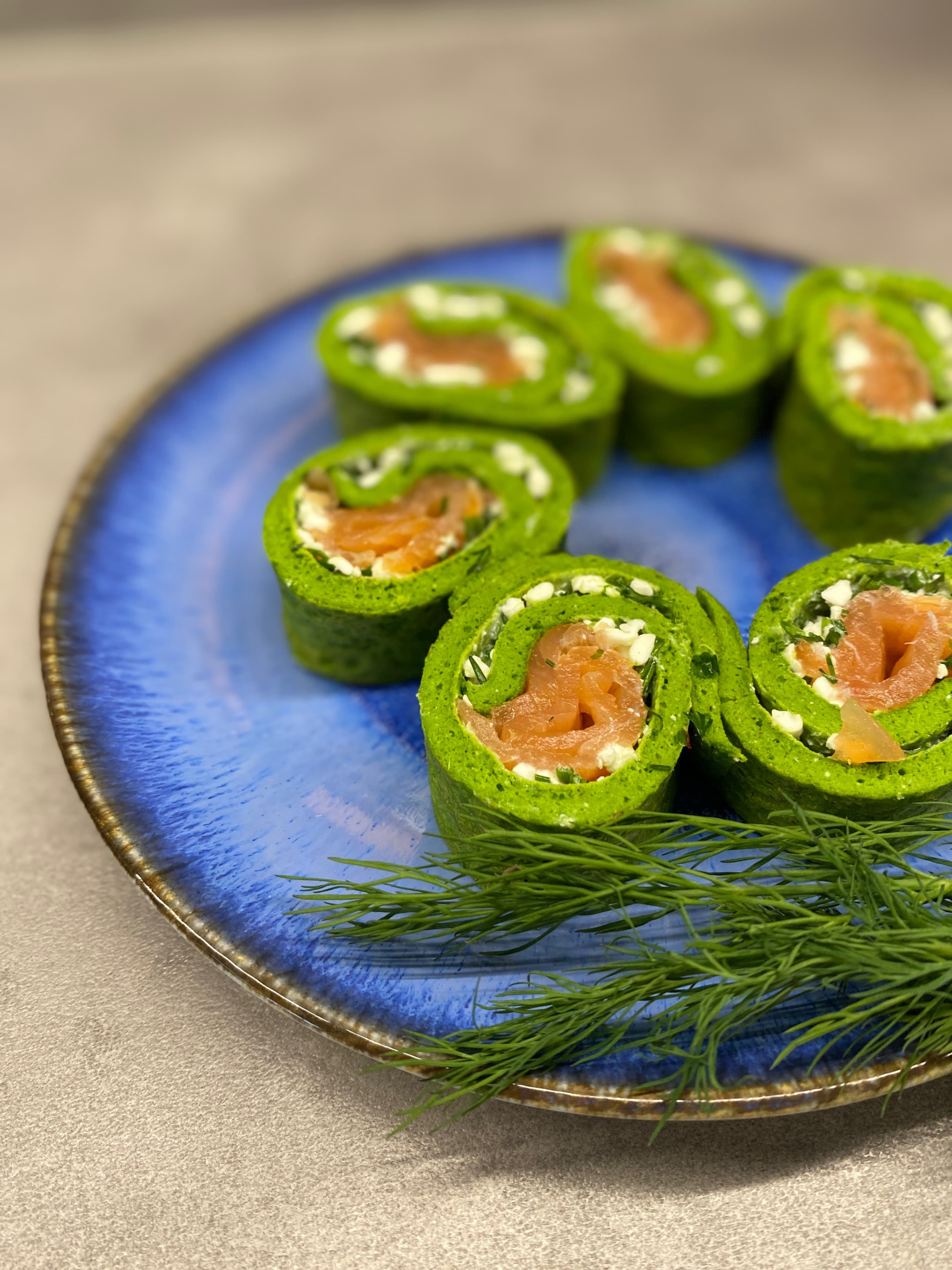 Super Green Pancakes with Smoked Salmon &amp; Cottage Cheese Rocely Recipe