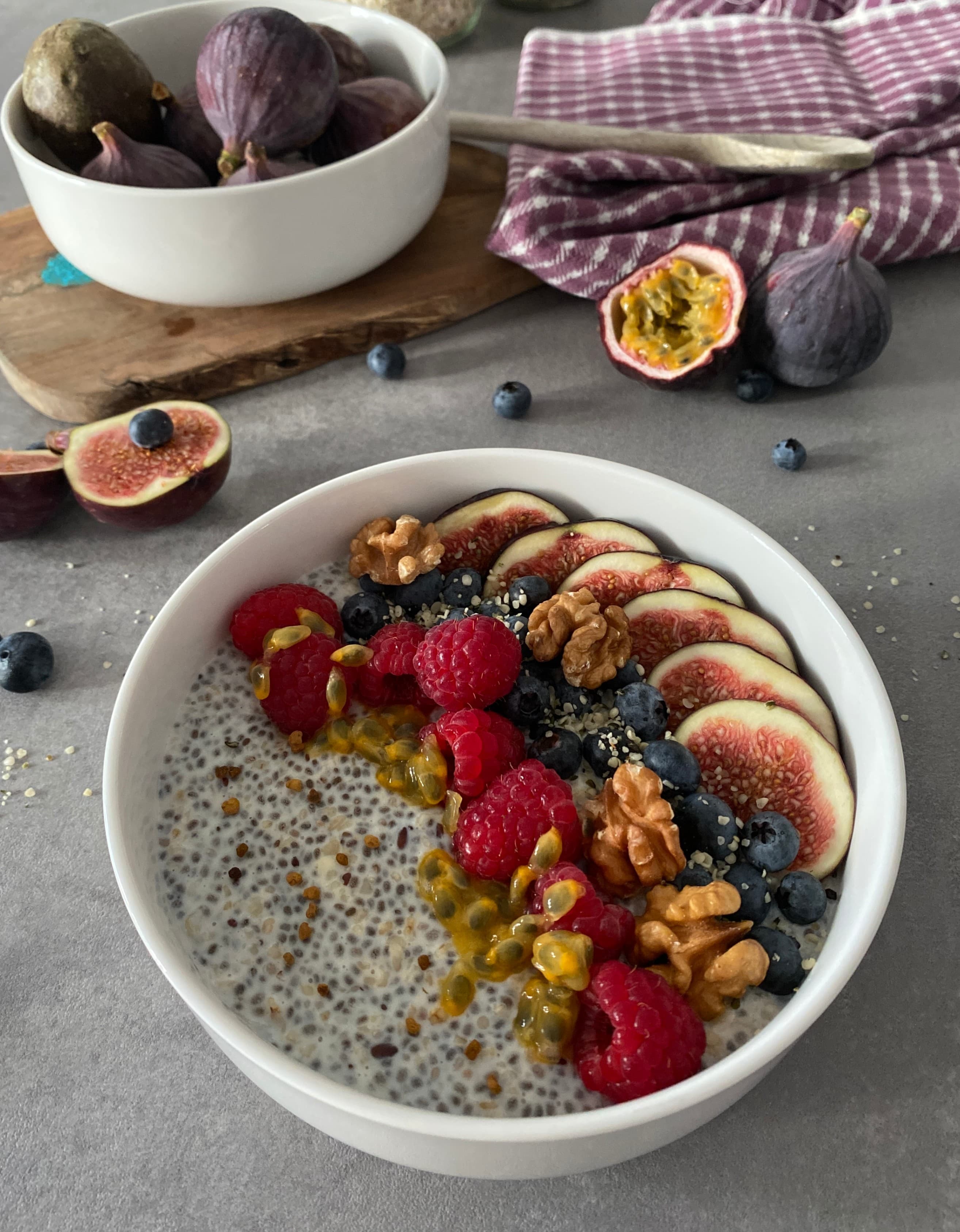 Raspberry Figs Chia Bowl Recipe Image