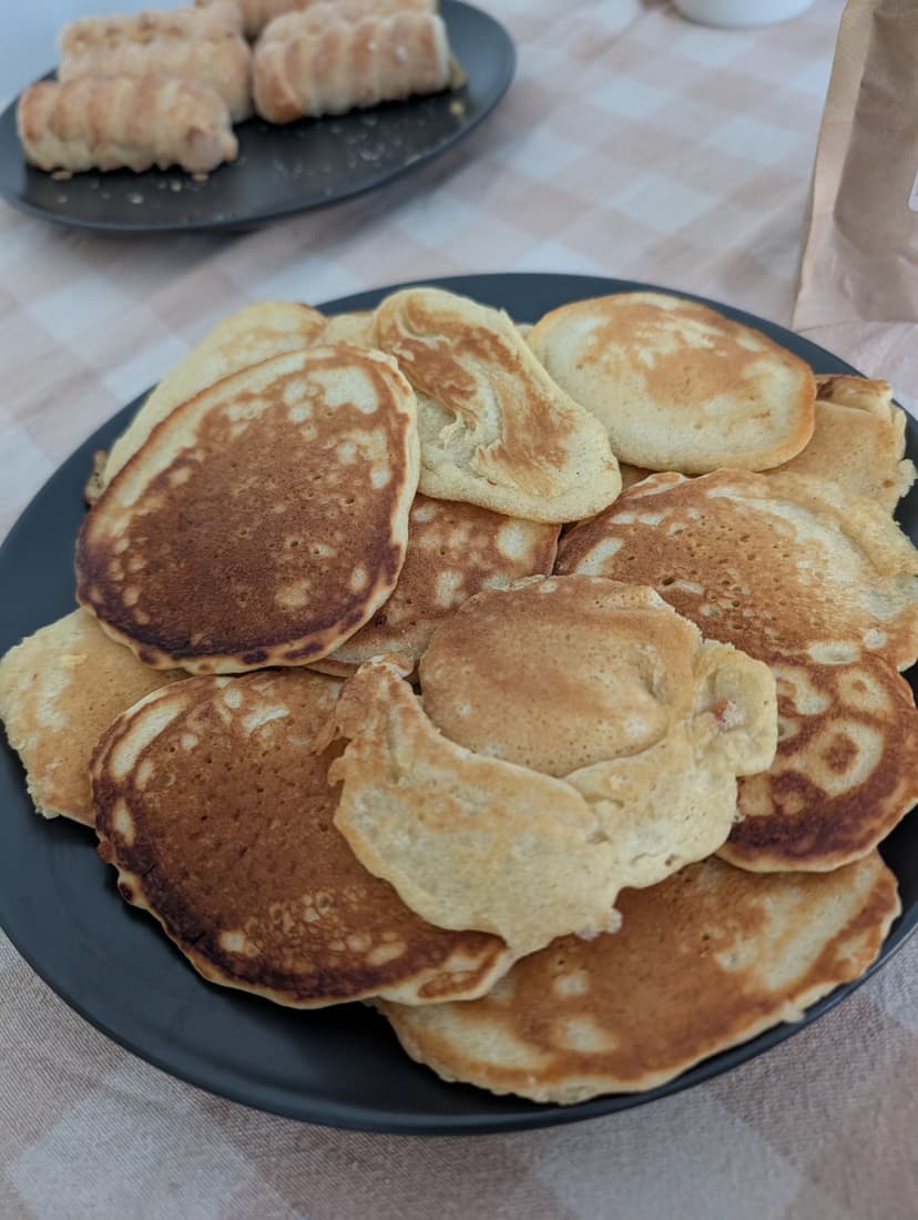 Classic Fluffy Vanilla Pancakes – Easy and Quick to Make Rocely Recipe