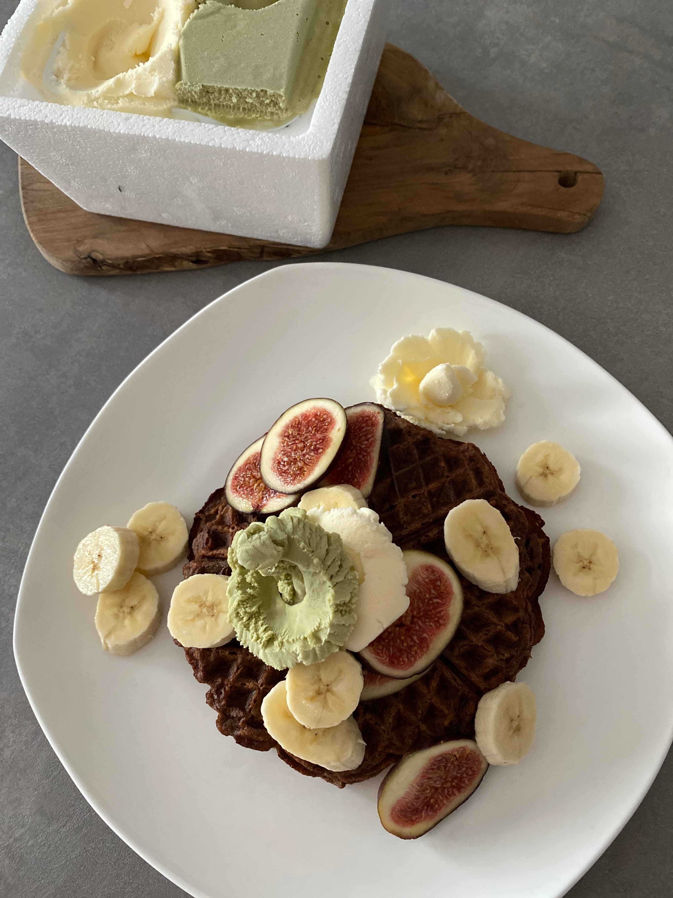 Protein Waffles with Banana and Cocoa Recipe Image