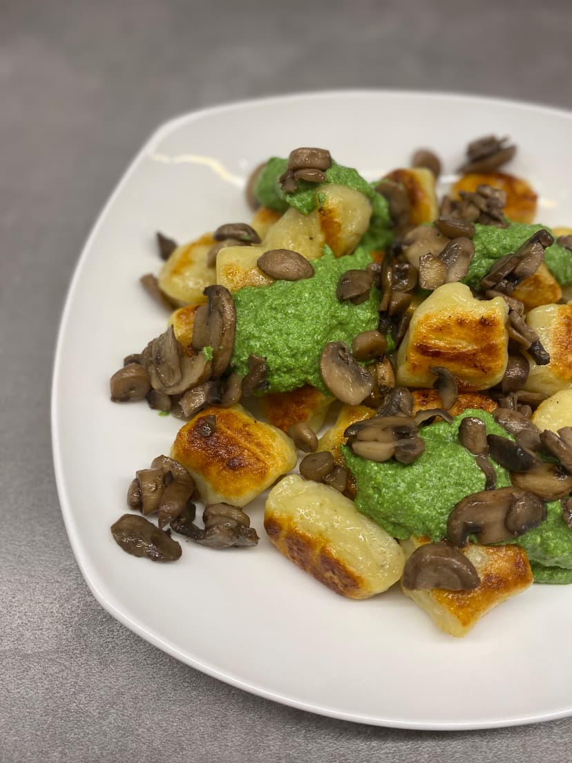 Gnocchi with Spinach–Ricotta Sauce &amp; Browned Mushrooms Rocely Recipe