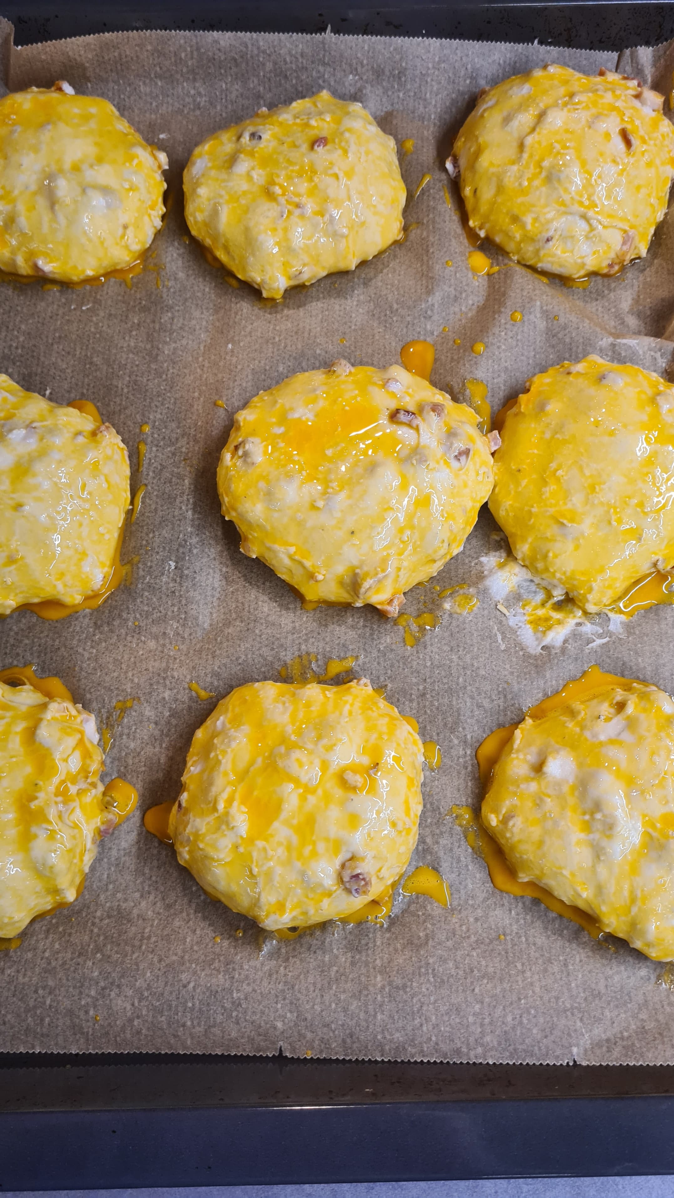 Speckbrötchen – Ciasto mleczne 100% hydracji z boczkiem i raclette (48 h) Recipe Image