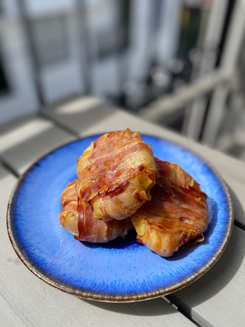 Receta de Rocely de Patatas Machacadas Envueltas en Tocino