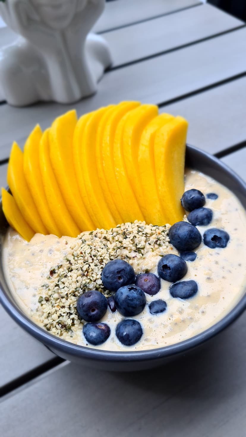 Banana Smoothie Bowl Rocely Recipe
