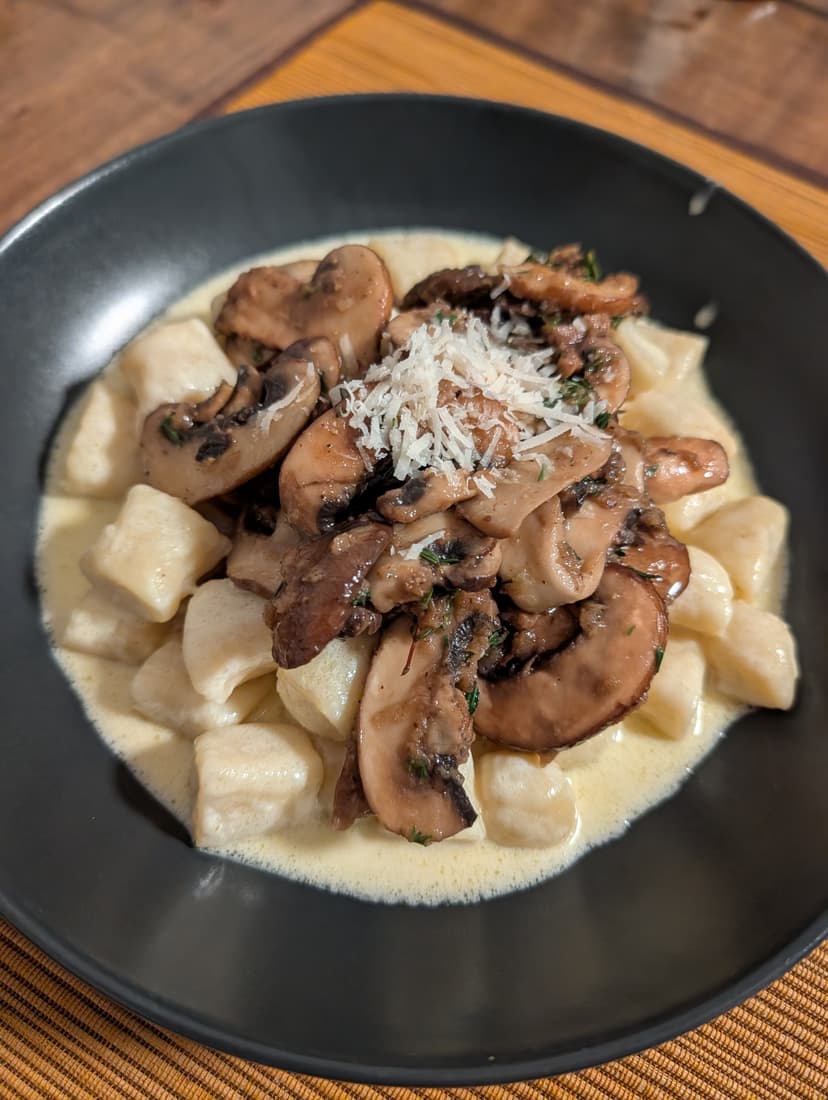 Przepis Rocely użytkownika Gnocchi z grzybami i sosem truflowym