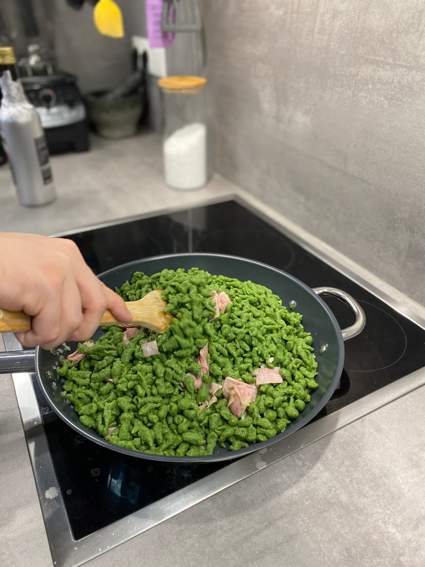 Protein Spinach Spätzle with Onion &amp; Ham (Dairy-Free) Rocely Recipe