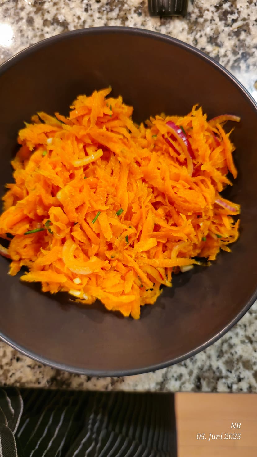 Fresh Carrot Salad Rocely Recipe
