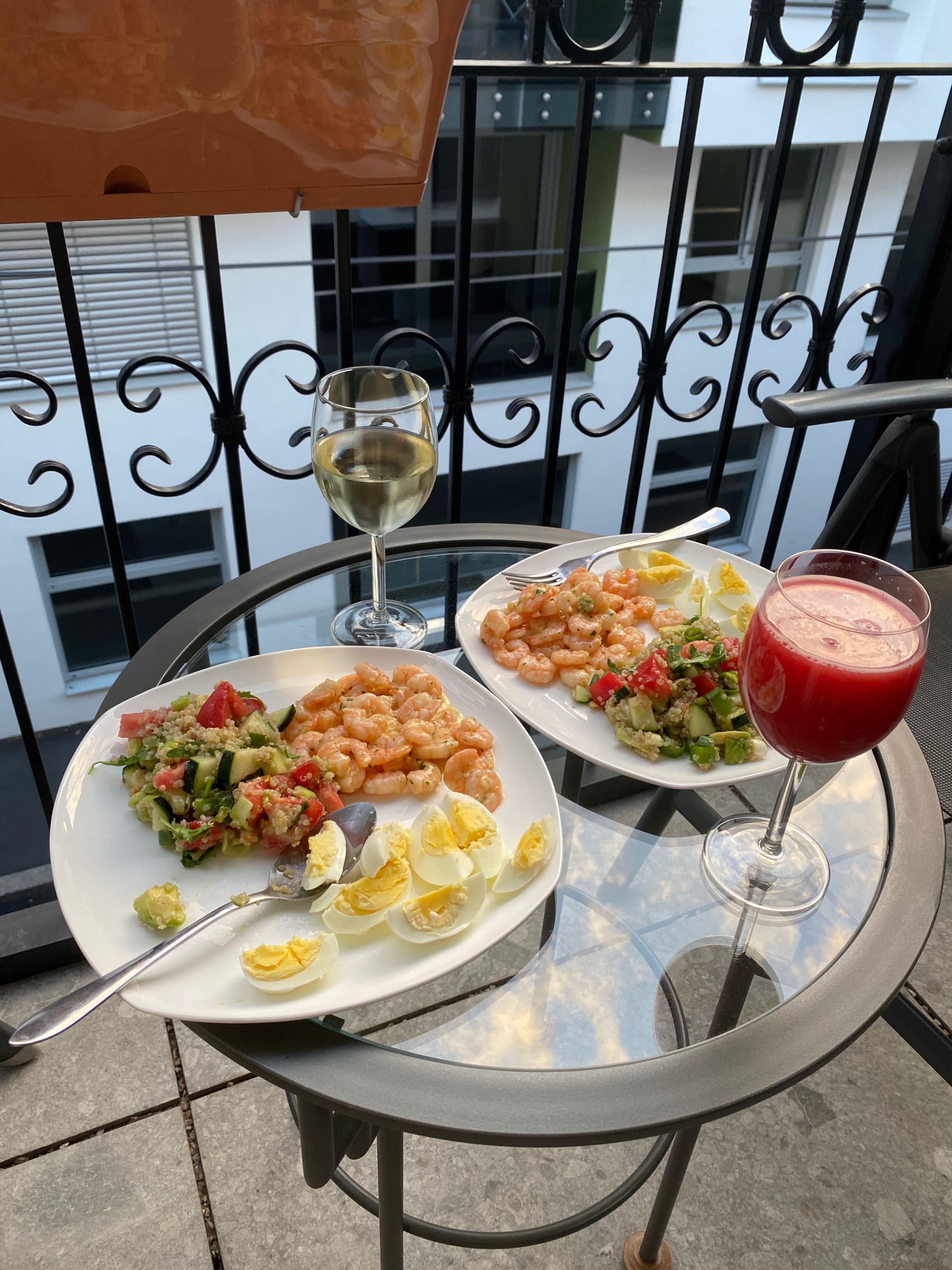 Shrimps with Quinoa Salad Recipe Image