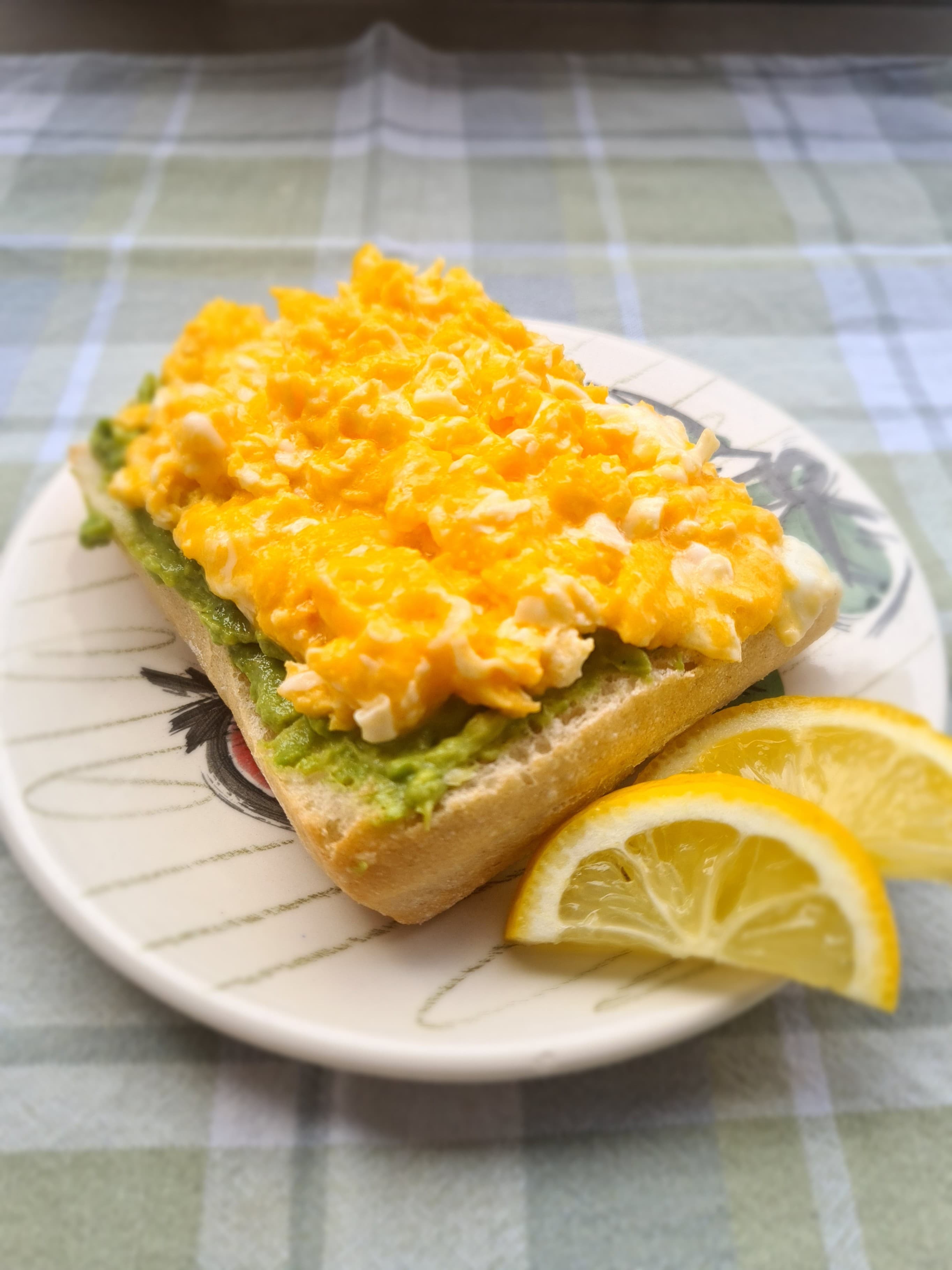 Avocado Scrambled Egg Sandwich Recipe Image