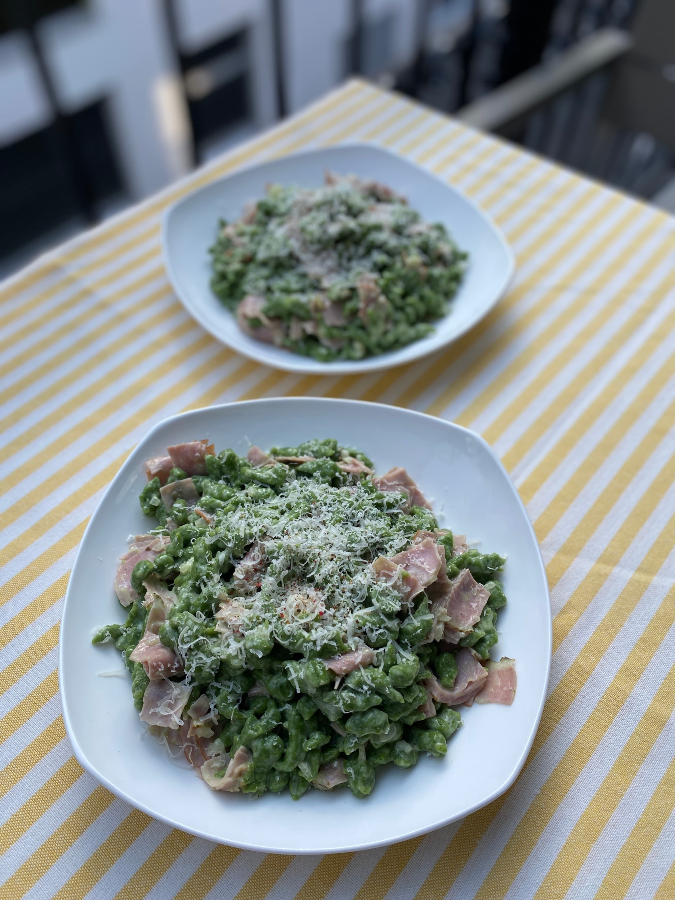 Protein Spinach Spätzle with Ham, Cream & Parmesan Recipe Image