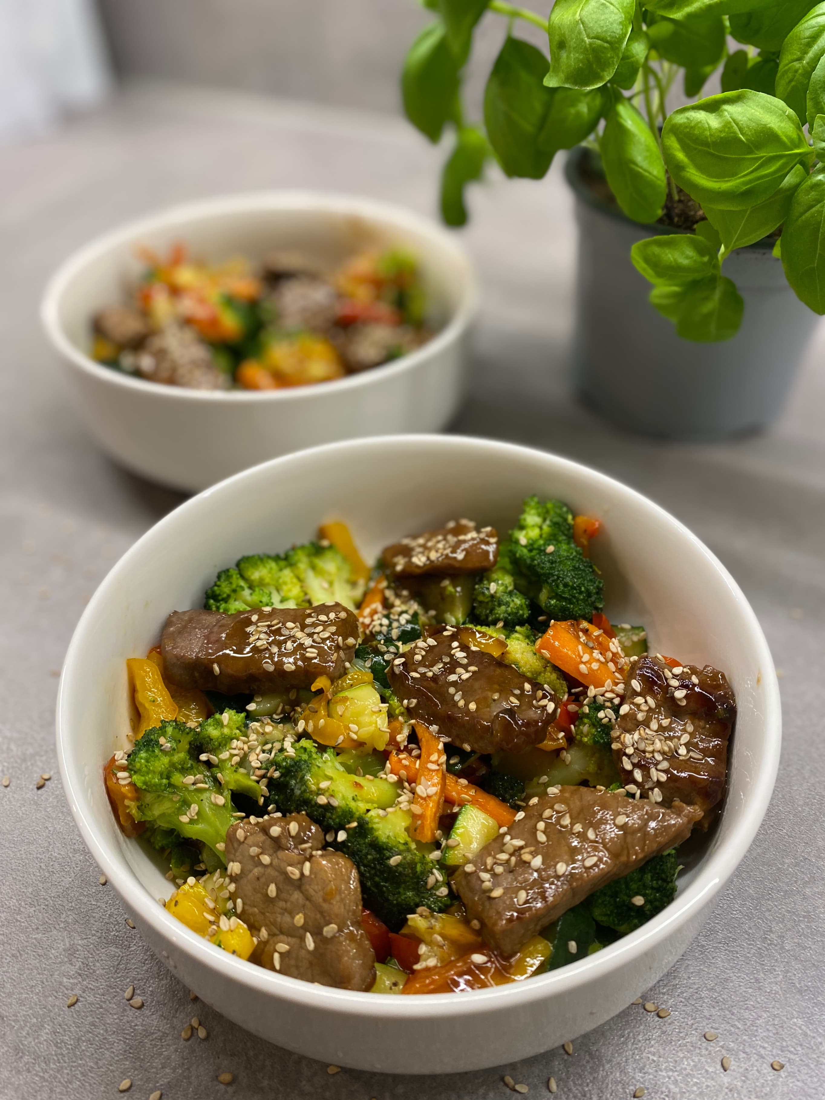Quick Beef Stir-Fry with Fresh Vegetables and Teriyaki Sauce Rocely Recipe