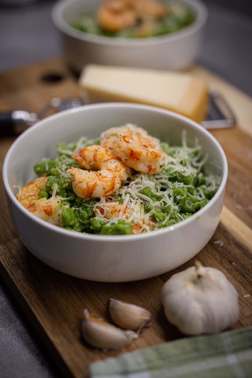Super Fast Spinach Spätzle with Shrimp Rocely Recipe