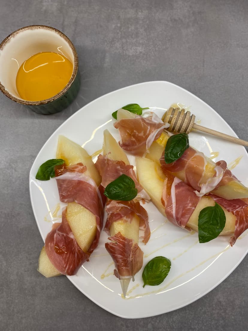 Melon with Prosciutto Rocely Recipe
