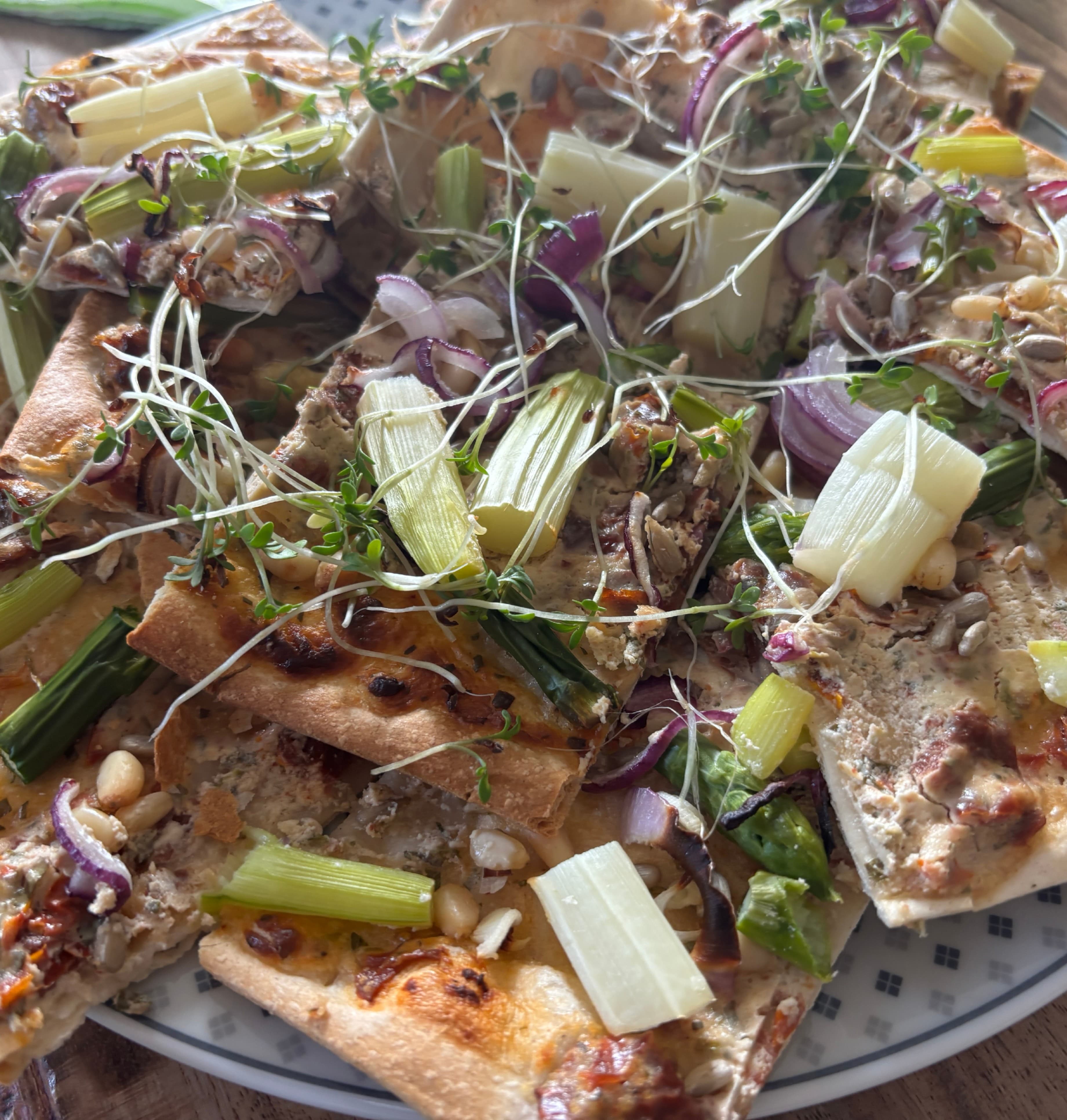 Flammkuchen with Asparagus Recipe Image