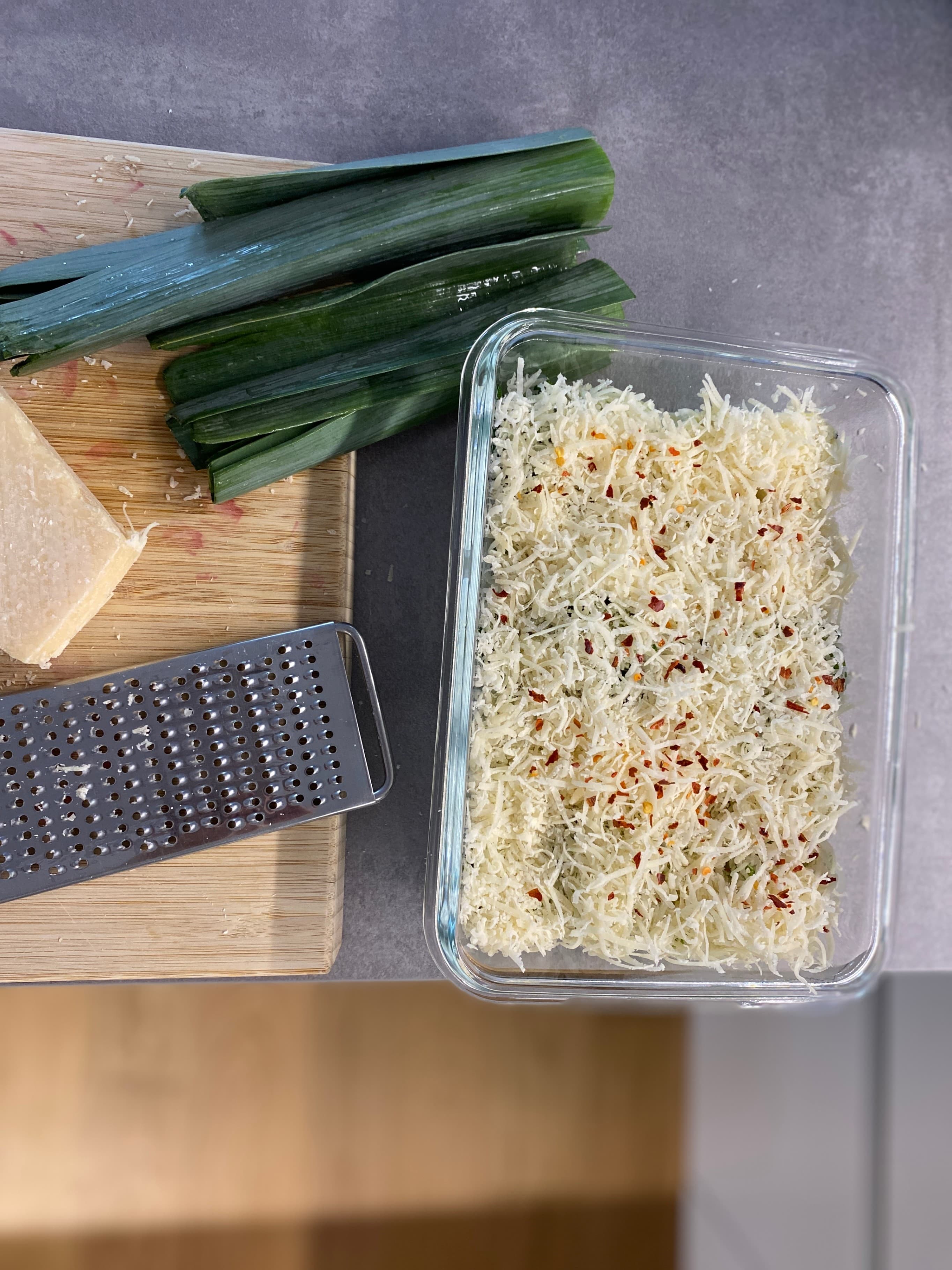 Leek with Cream and Parmesan Sauce Recipe Image